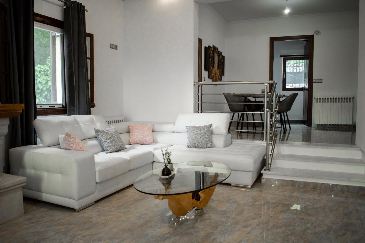 Gkk House Private Swimming Pool Luxury House Villa Skriperon Екстериор снимка